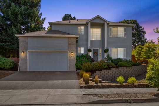 1824 NW Olivia Cir