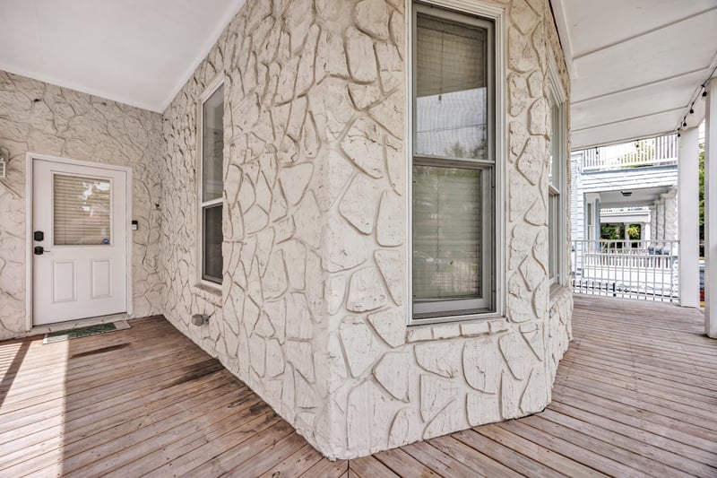 Photo 3 of 138 7th St W, Jacksonville, FL 32206, photographed by Megapixeler