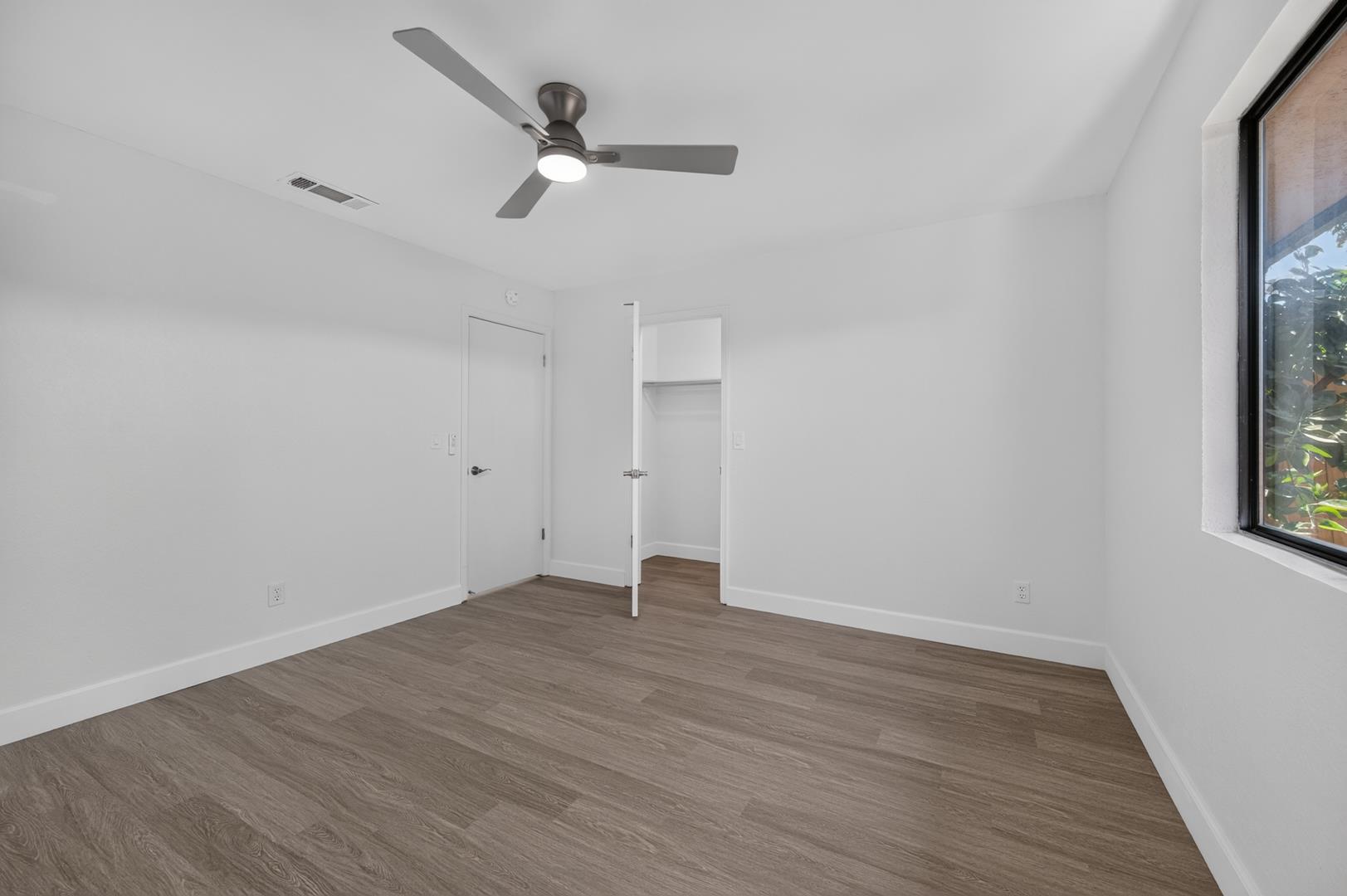 1657 Willow Ave, photo 48
