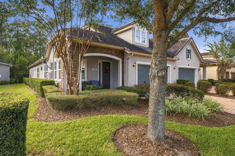 Front exterior close view of entry, photographed by Megapixeler on Lucena Ln, Jacksonville, FL