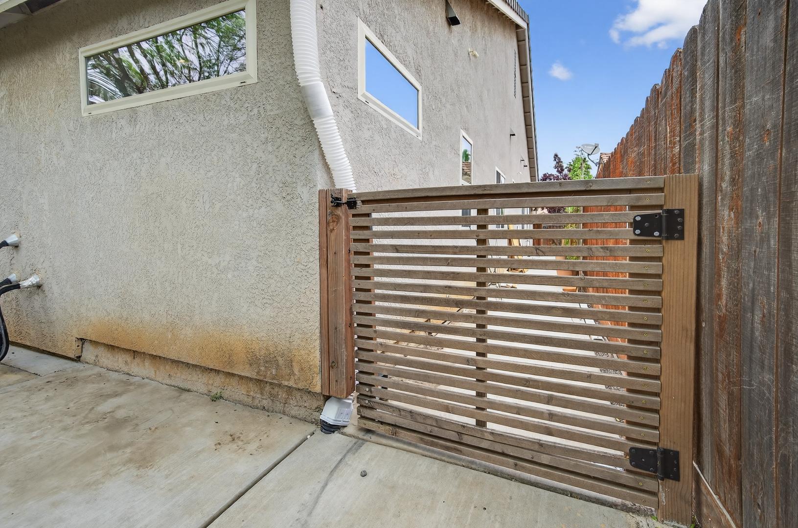 2873 E El Paso Ave, photo 63