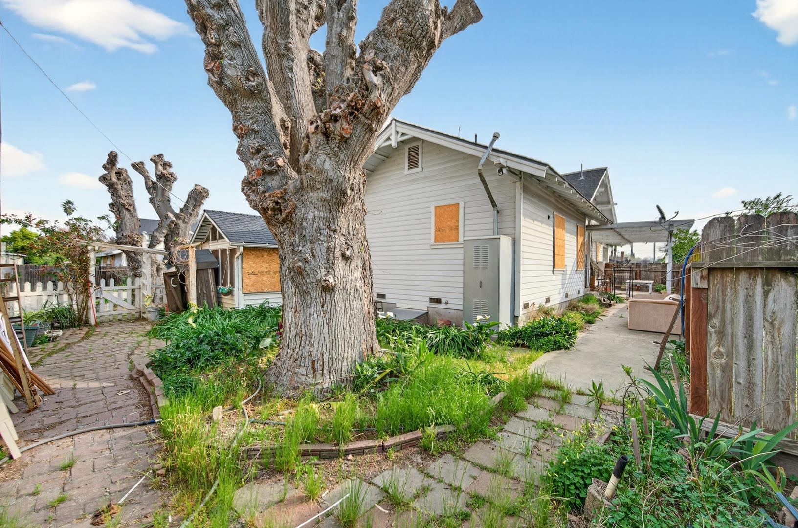 435 N Alta Ave, photo 88