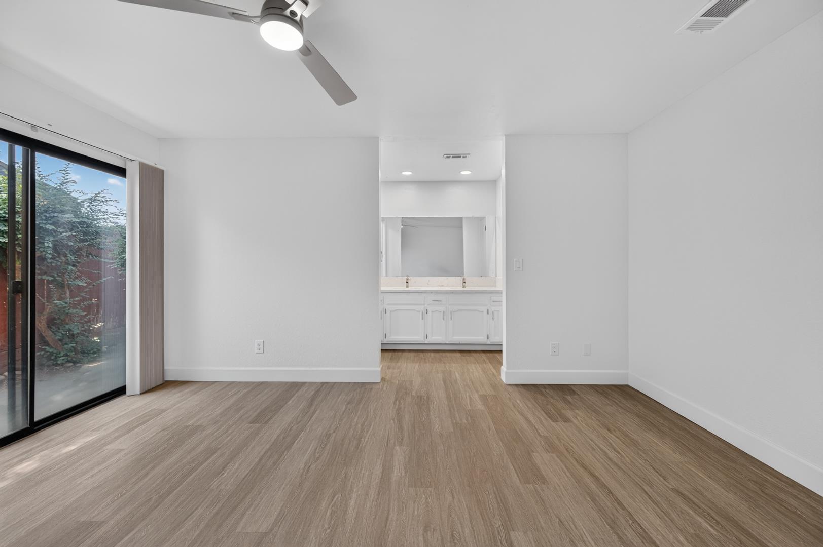 1657 Willow Ave, photo 40
