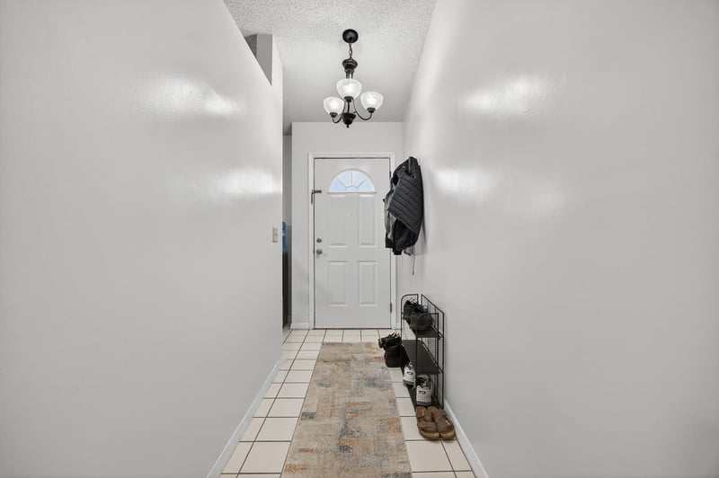Photo 5 of 7613 Chelmsford Dr, Jacksonville, FL 32244, photographed by Megapixeler