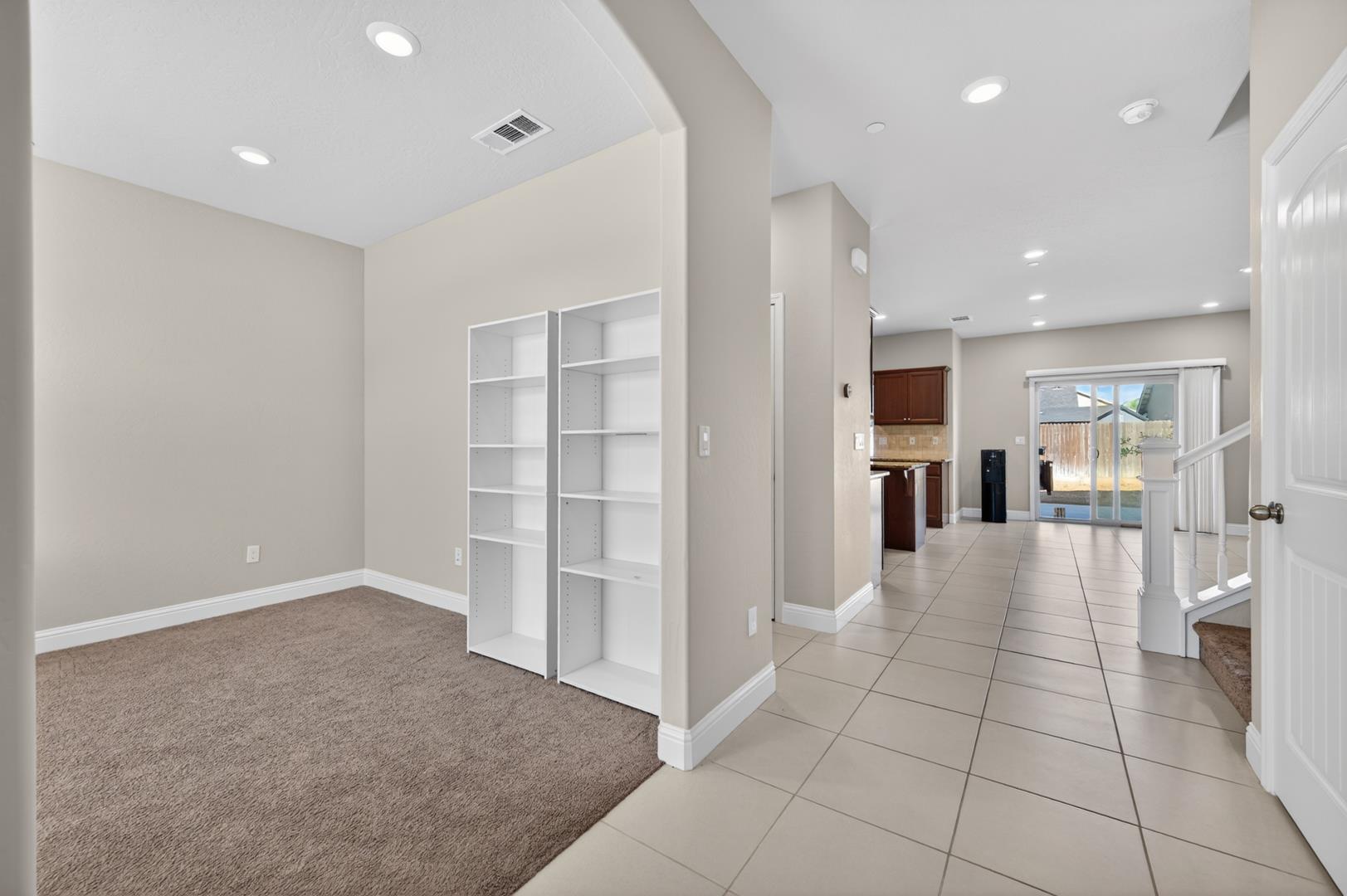 5281 N Phoenix Ave, photo 14