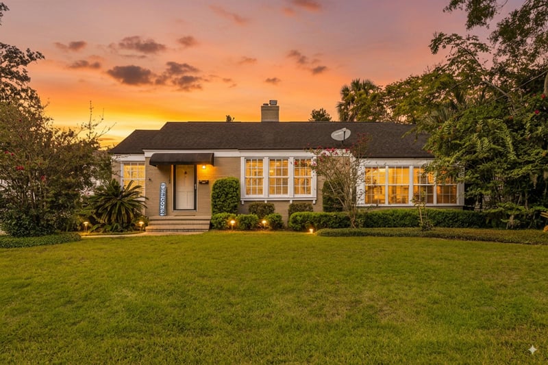 Tiwlight at 1425 Pinetree Rd, Jacksonville, FL 32207