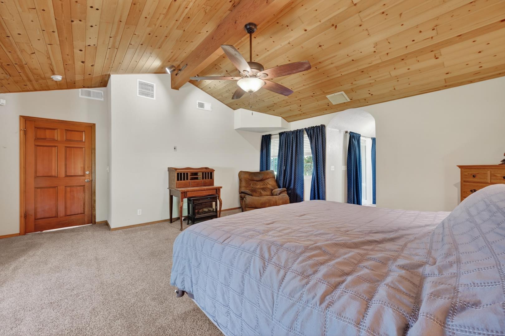 1185 N Locan Ave, photo 60