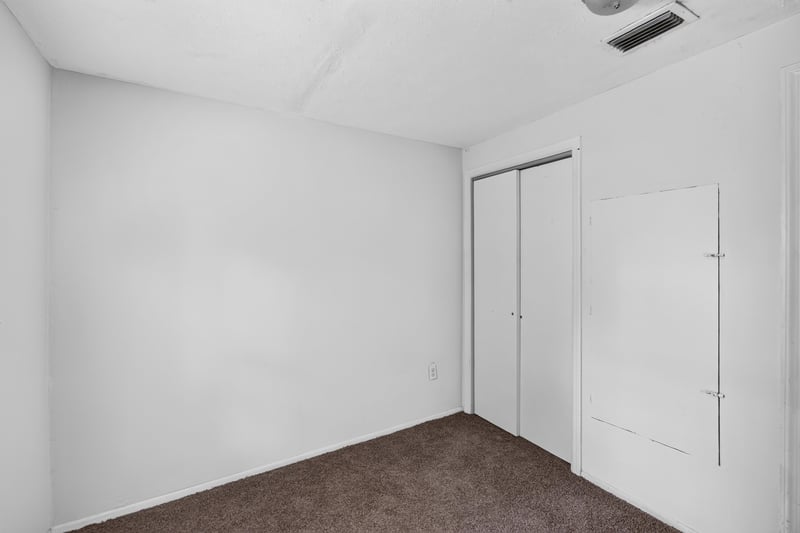 Room with carpet and closet door at 2372 2nd Ave, Jacksonville, FL 32208
