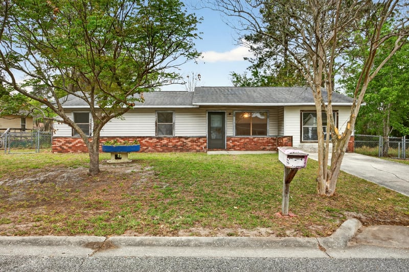 Photo 2 of 1506 North St, Green Cove Springs, FL 32043, photographed by Megapixeler