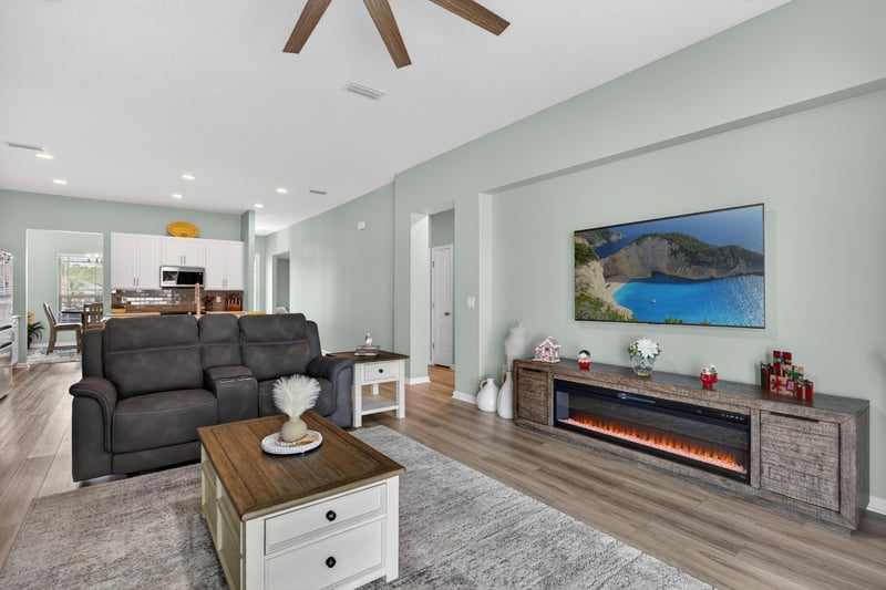Family Room at 1733 Austin Lk Wy, Middleburg, FL 32068