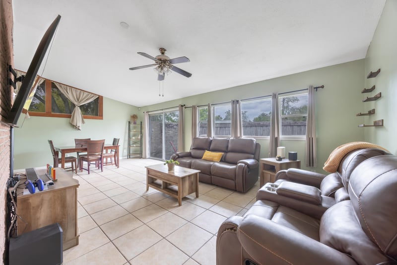 Photo 10 of 1005 Las Robida Dr, Jacksonville, FL 32211, photographed by Megapixeler
