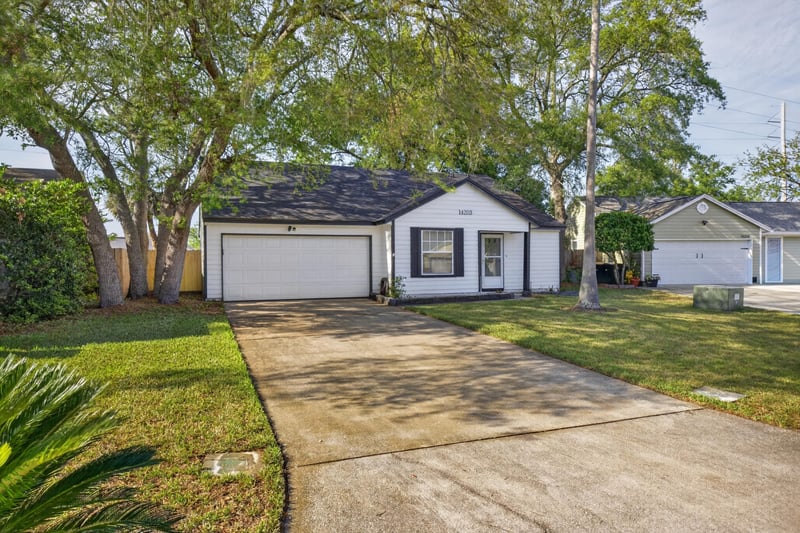Photo 3 of 14203 Hampton Falls Dr N, Jacksonville, FL 32224, photographed by Megapixeler