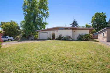 1036 SE 23rd Ave