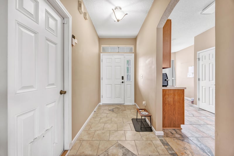 Photo 5 of 8064 Tuxford Ln, Jacksonville, FL 32244, photographed by Megapixeler