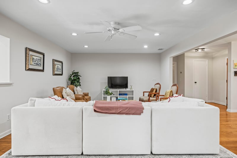 Photo 9 of 906 Old Grove Manor, Jacksonville, FL 32207, photographed by Megapixeler