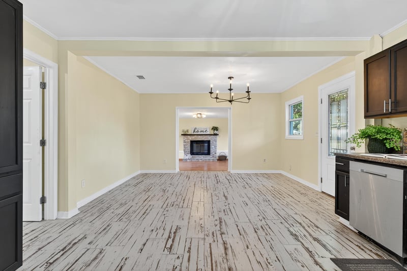 Photo 12 of 6923 King Arthur Rd N, Jacksonville, FL 32211, photographed by Megapixeler