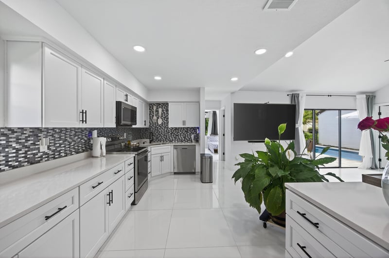 Photo 16 of 7805 Baymeadows Cir W, Jacksonville, FL 32256, photographed by Megapixeler