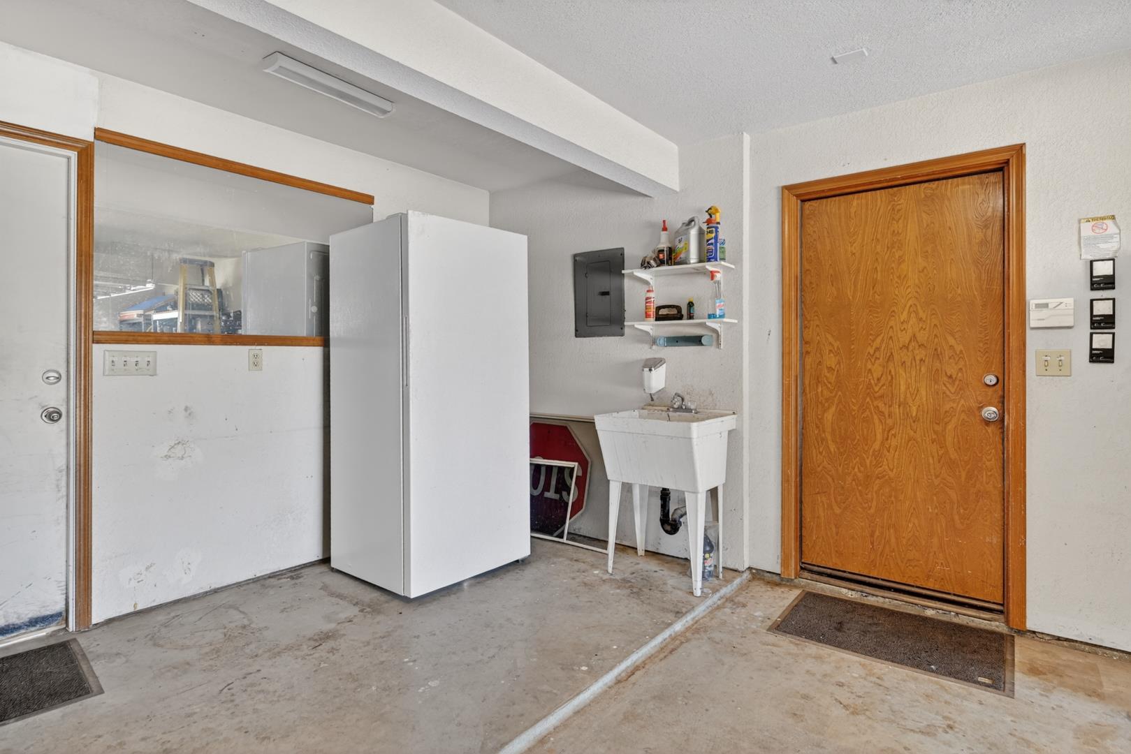 1185 N Locan Ave, photo 90