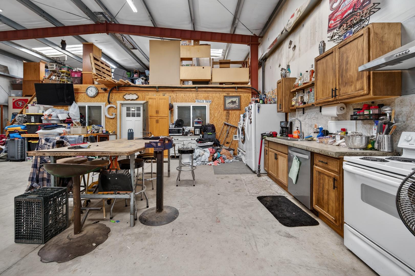11430 E Saginaw Ave, photo 32