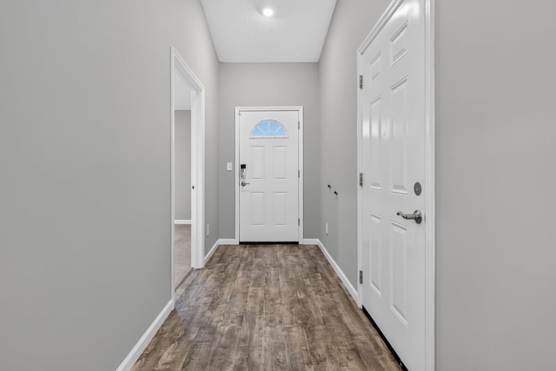Entry hallway view, photographed by Megapixeler on Birch Run E, Orange Park