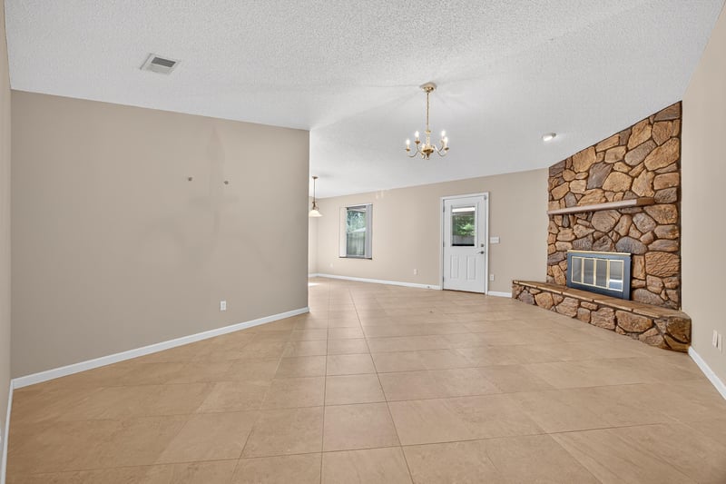 Photo 9 of 10164 Arrowhead Dr, Jacksonville, FL 32257, photographed by Megapixeler