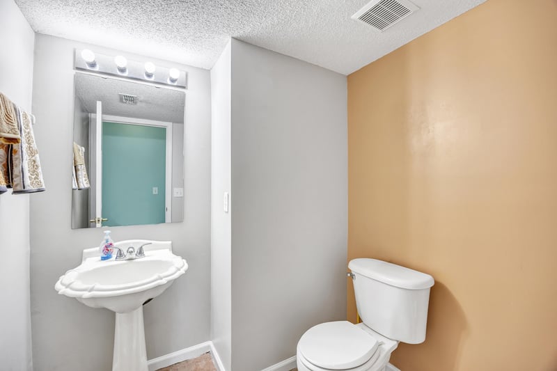 Photo 32 of 3719 Sea Hawk St E, Jacksonville, FL 32224, photographed by Megapixeler