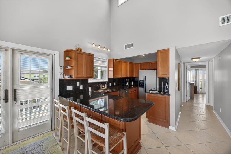 Photo 10 of 724 1st St S, Jacksonville Beach, FL 32250, photographed by Megapixeler