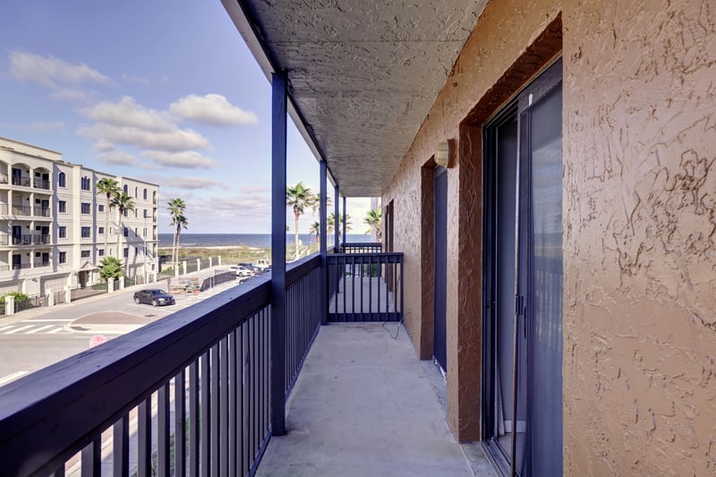 Balcony at 400 1st St S unit f unit f, Jacksonville Beach, FL 32250