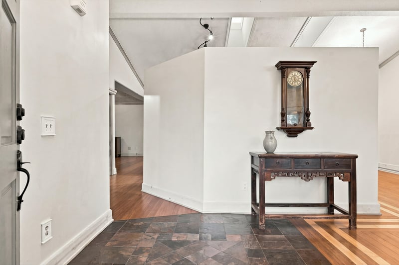 Entry hallway, photographed by Megapixeler on Winding Springs Ct, Jacksonville