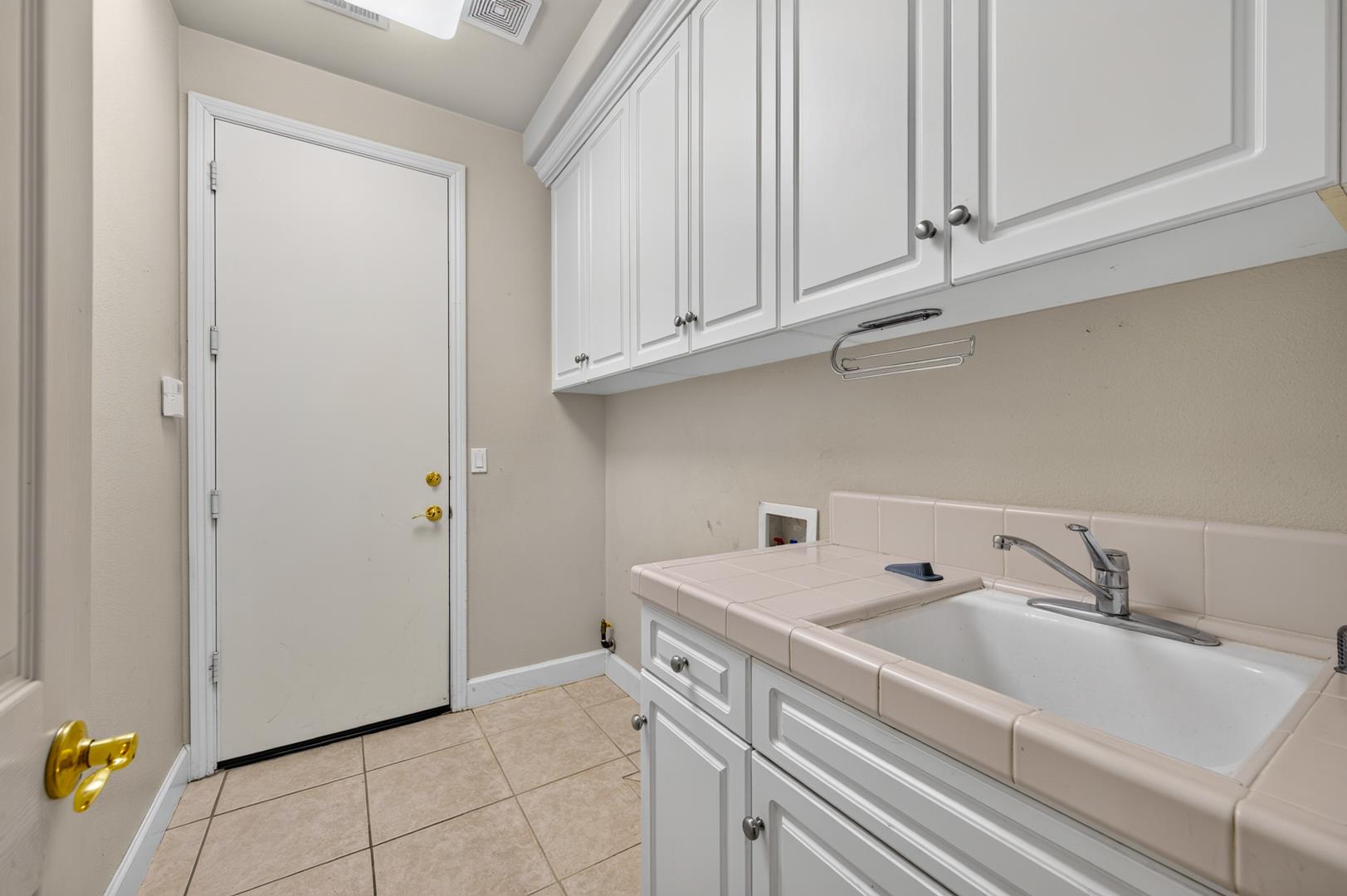 11 W Jordan Ave, photo 56