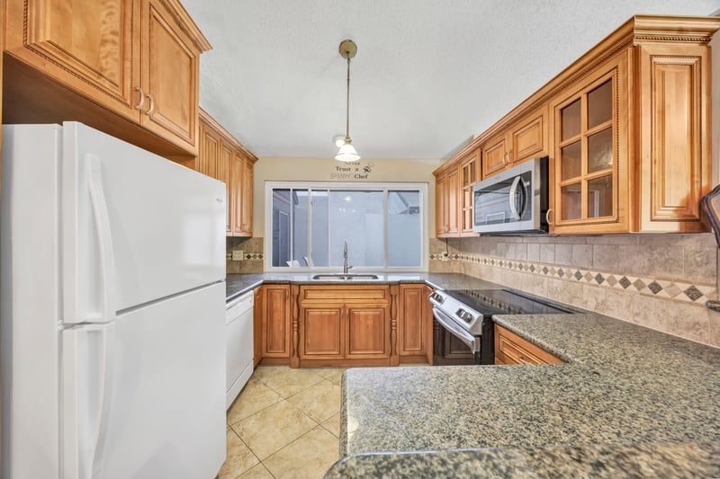 Photo 10 of 11008 St Anthonys Ct, Jacksonville, FL 32223, photographed by Megapixeler