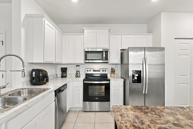Kitchen with stainless appliances, photographed by Megapixeler on Haymon Ave, Jacksonville
