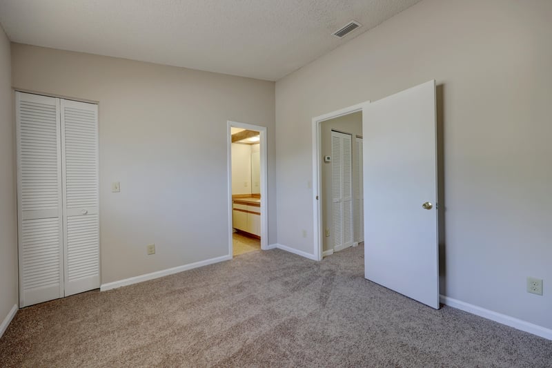Bedroom 2 at 3801 Crown Point Rd unit 2132, Jacksonville, FL 32257