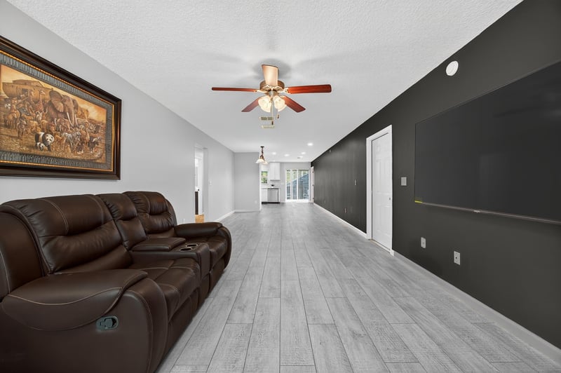 Photo 6 of 1524 Center St, Green Cove Springs, FL 32043, photographed by Megapixeler