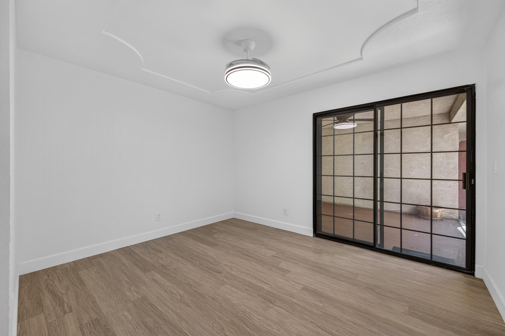 1657 Willow Ave, photo 29