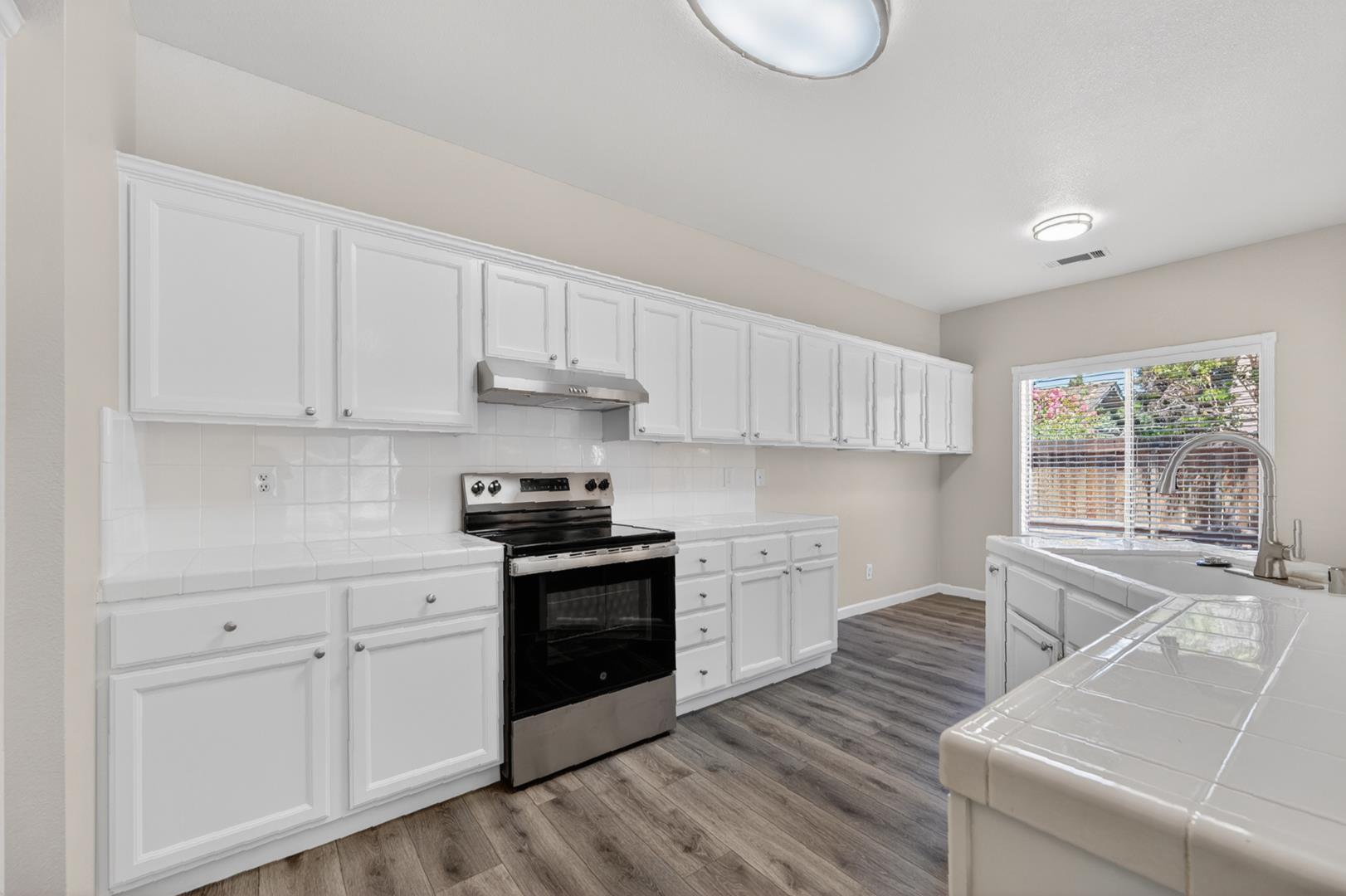 2228 E Yeargin Dr, photo 28
