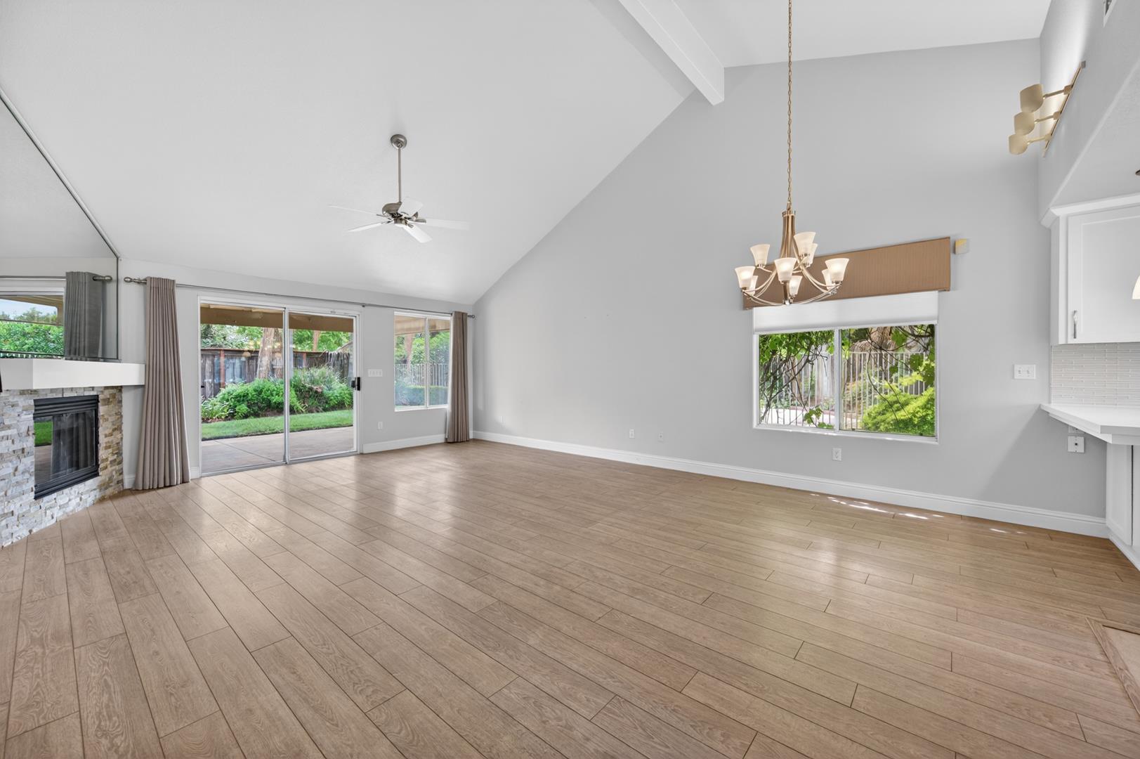 1003 E Freedom Ave, photo 8