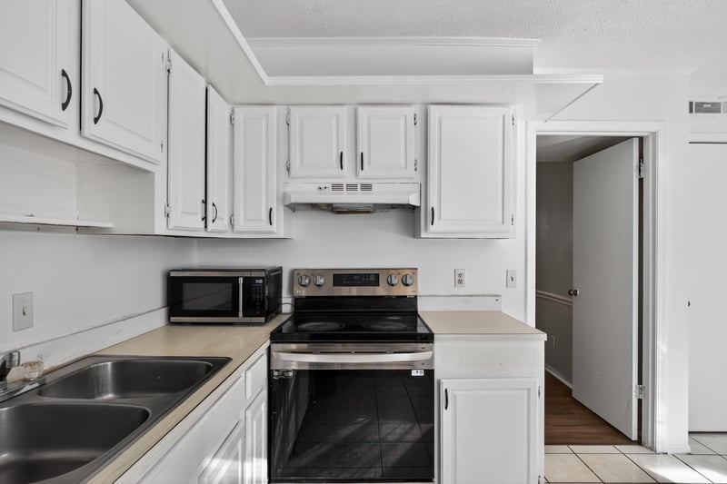 Photo 15 of 4822 Windrush Ln, Jacksonville, FL 32217, photographed by Megapixeler