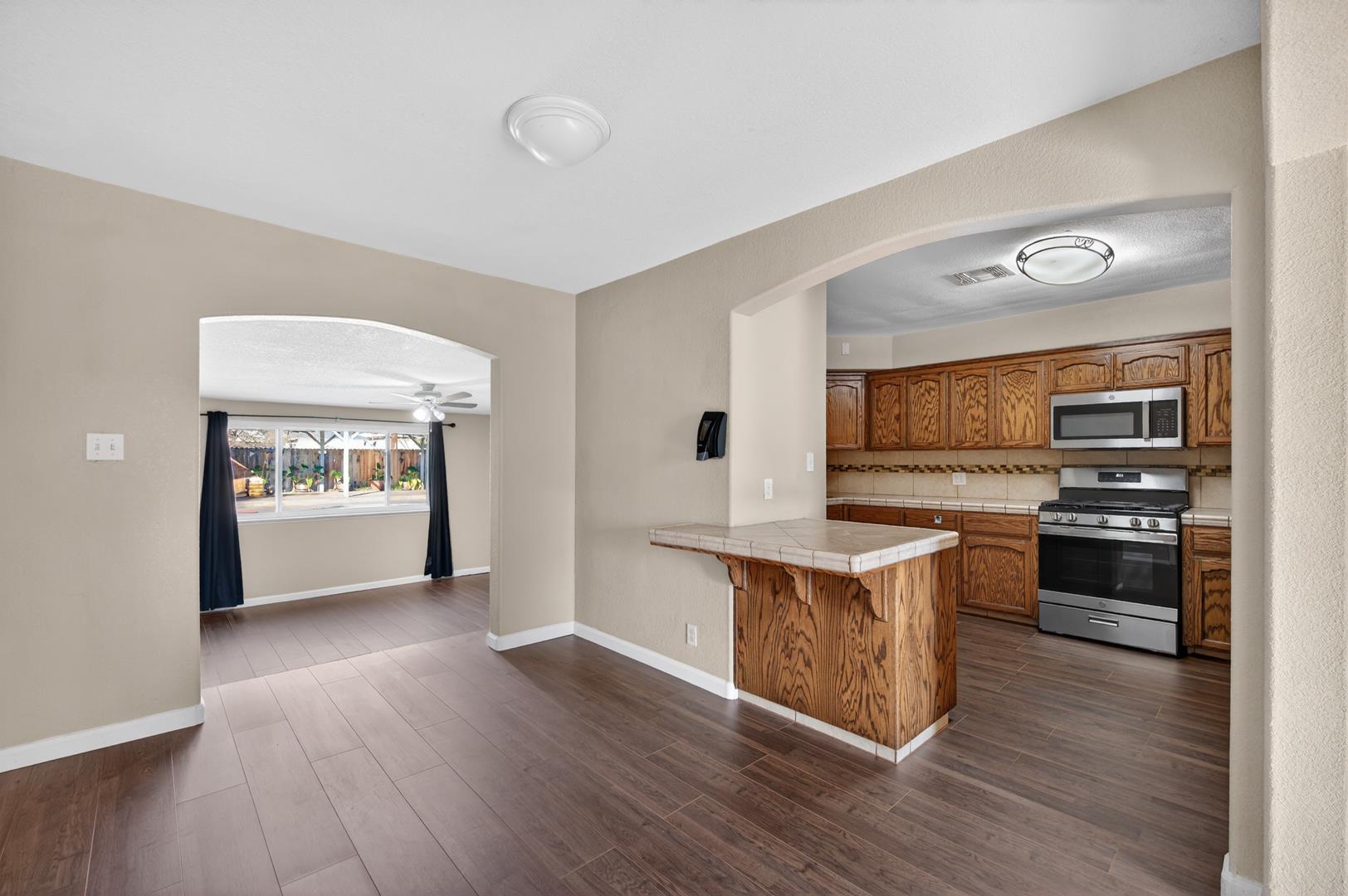 1524 W Fountain Way, photo 22