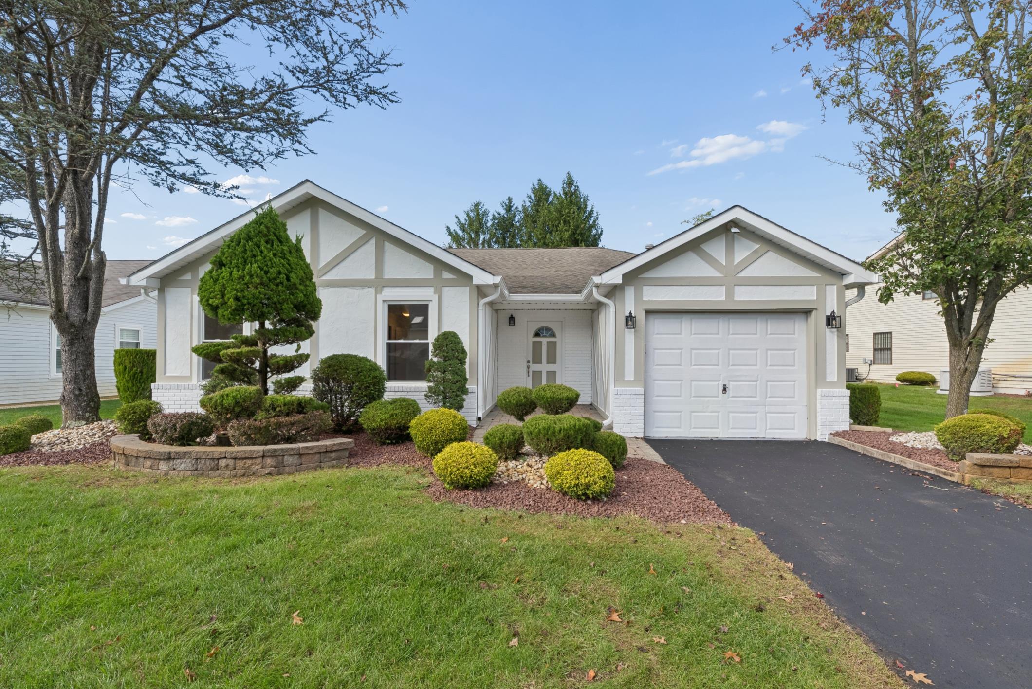25 Hansom Ln, Marlboro, NJ — listed by Josh Wolf Real Estate