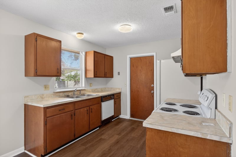 Photo 9 of 5033 Yearling Ln, Jacksonville, FL 32210, photographed by Megapixeler