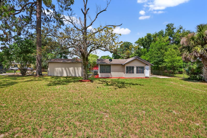Photo 3 of 1011 Glencarin St, Jacksonville, FL 32208, photographed by Megapixeler