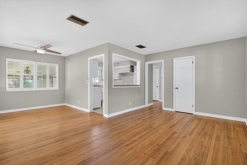Photo 8 of 6942 Waikiki Rd, Jacksonville, FL 32216, photographed by Megapixeler