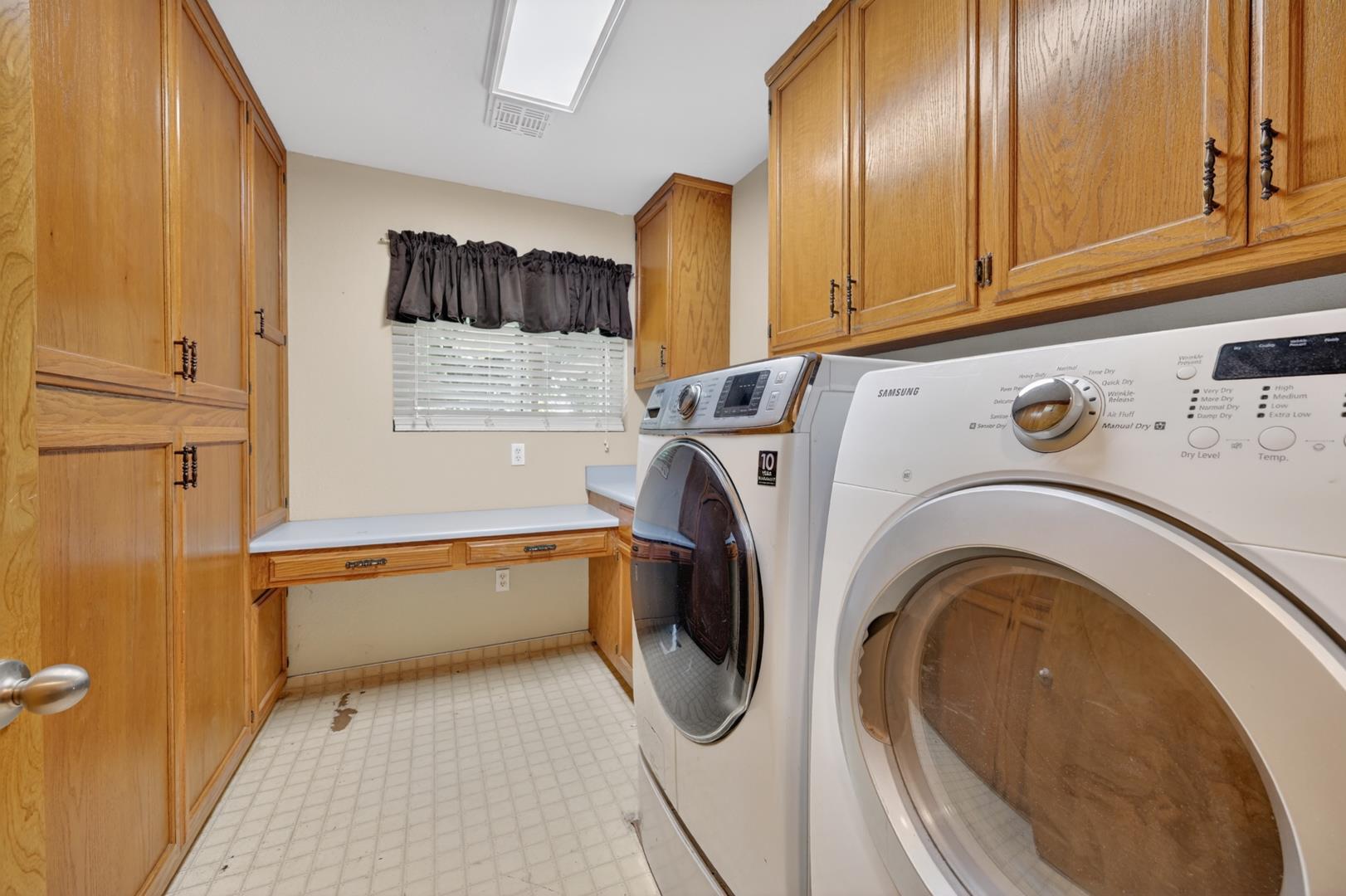 1185 N Locan Ave, photo 54