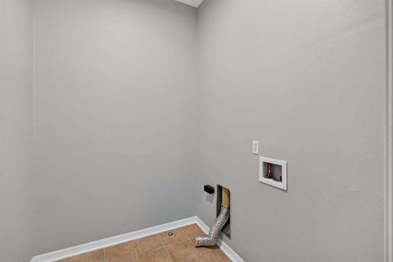 Empty room with laundry hookup at 635 Wakeview Dr, Orange Park, FL 32065