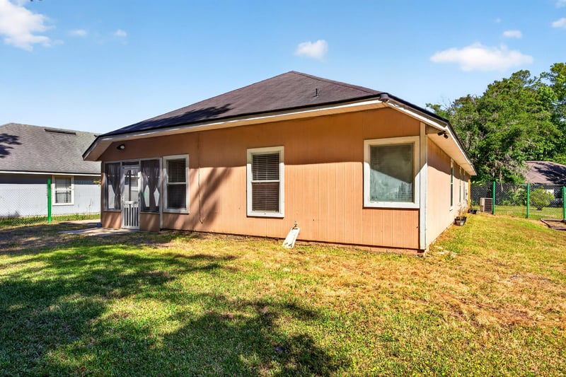 Photo 35 of 10908 Acorn Park Ct, Jacksonville, FL 32218, photographed by Megapixeler