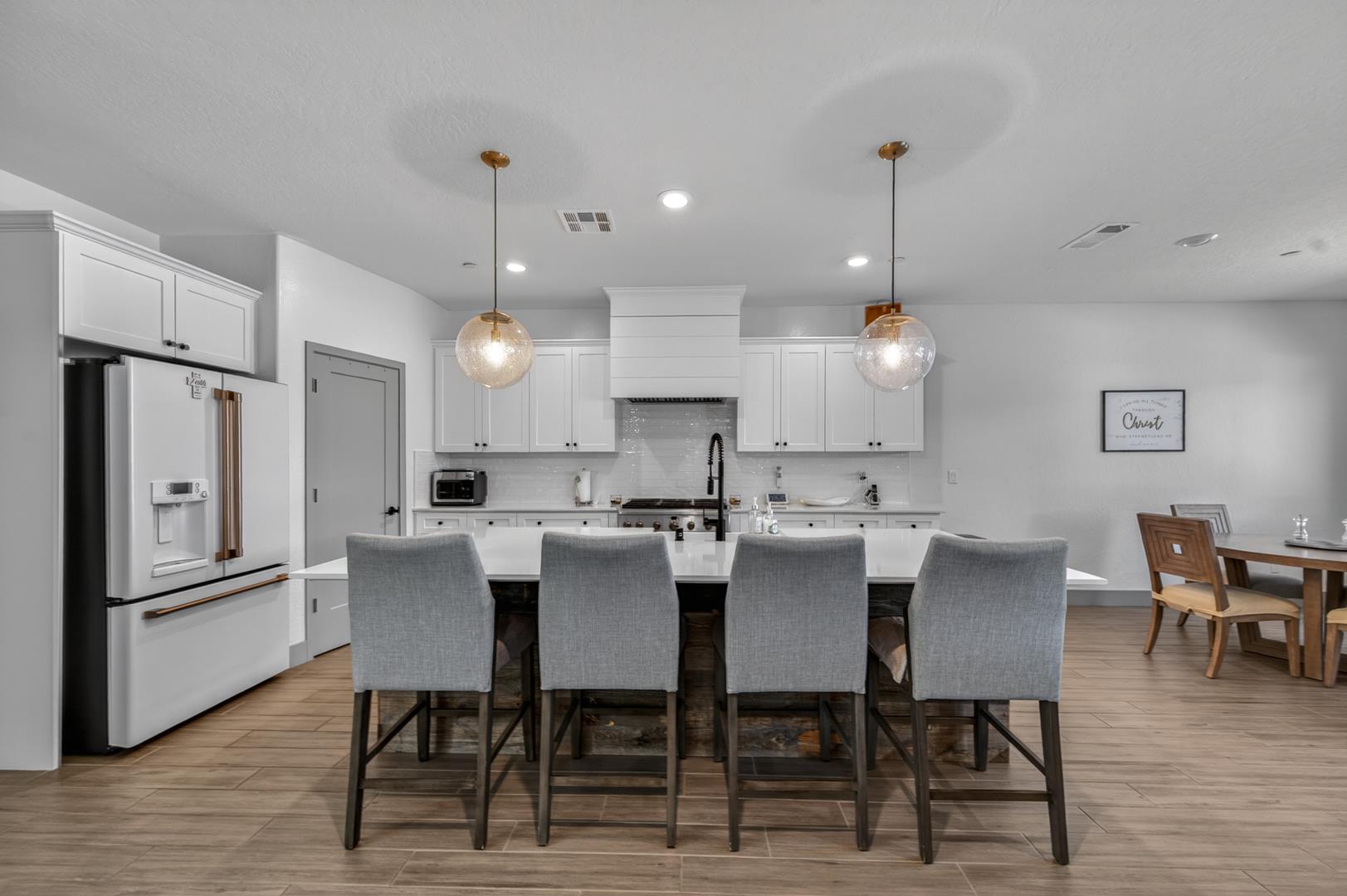 2086 N Phillip Ave, photo 26
