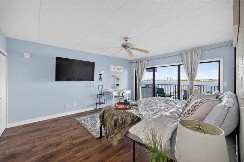 Bedroom with sliding doors to balcony at 2280 Shepard St