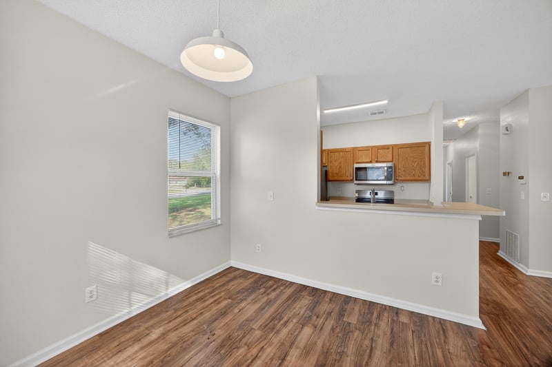 Photo 10 of 821 Oak Arbor Cir, Jacksonville, FL 32206, photographed by Megapixeler