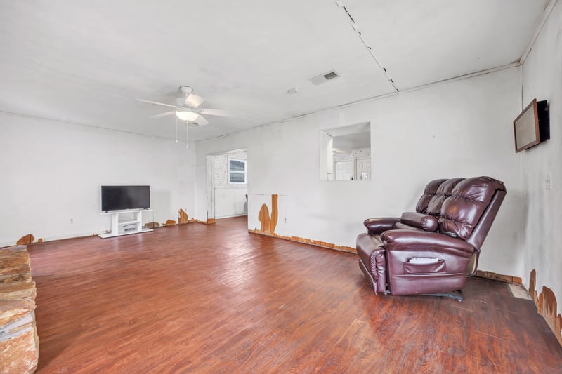 Photo 10 of 5676 Flagstaff Rd, Jacksonville, FL 32207, photographed by Megapixeler
